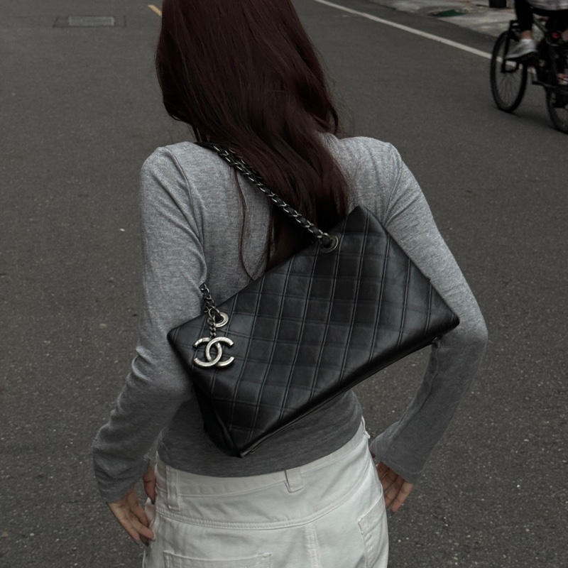 【極新🎁】 Chanel 香奈兒 復古銀釦 牛皮 肩背包 （專櫃243,100）-32