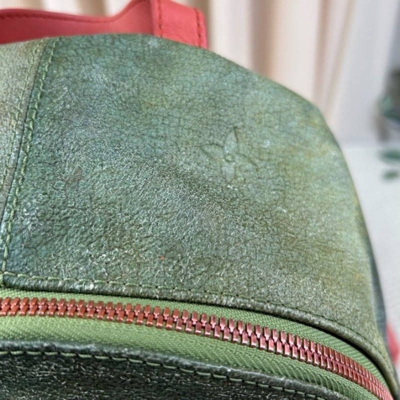 LV路易威登x Jeff Koons 蒙娜麗莎雙肩包 傑夫昆斯小兔掛飾 內裡粉紅色兔子 容量大 精緻有質感-16