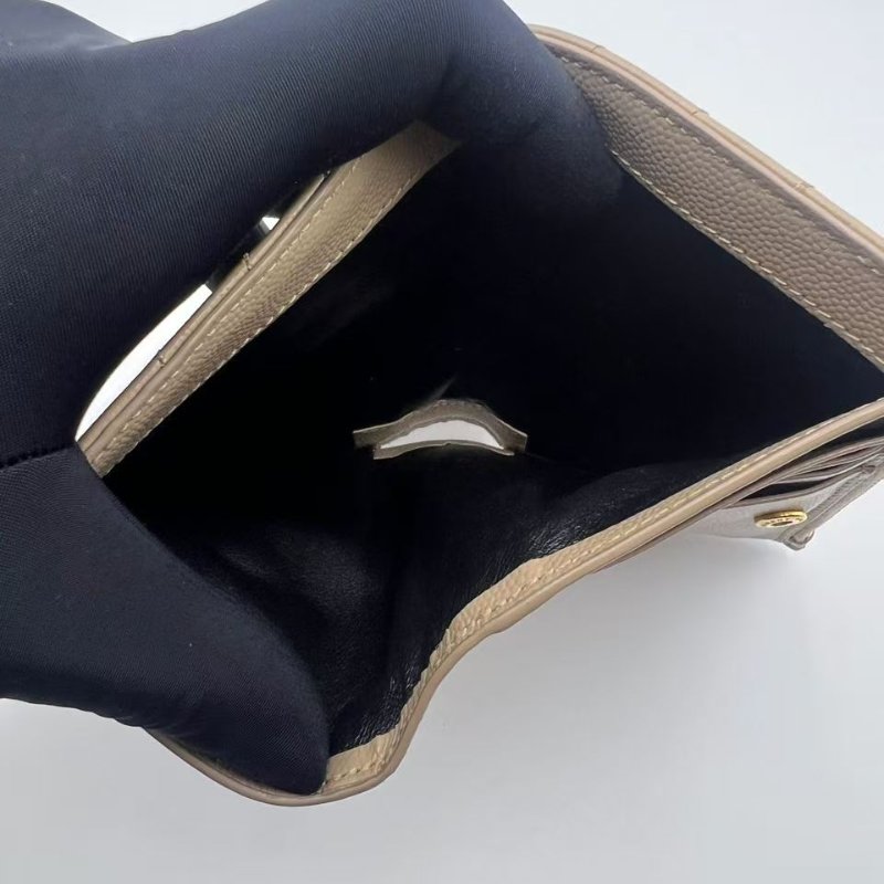 伊夫聖羅蘭 Monogram 系列短款錢包-12