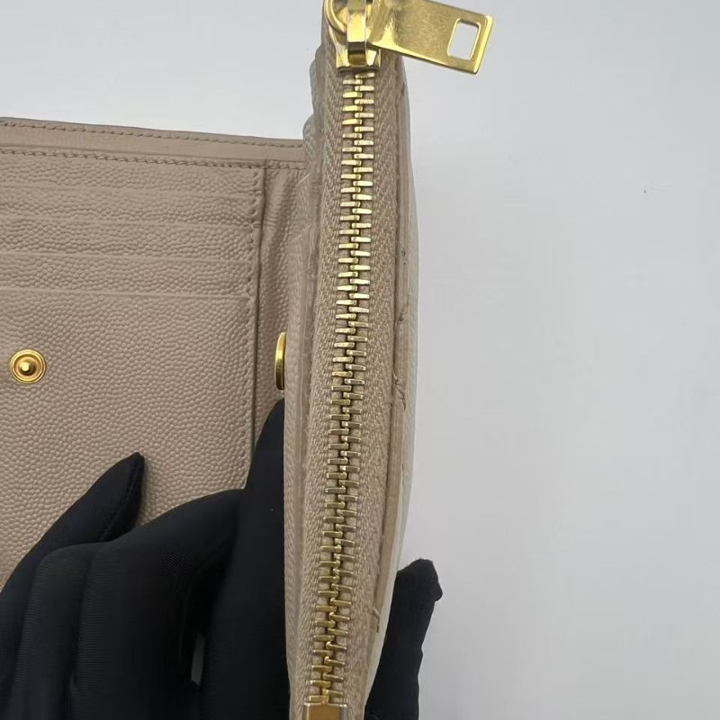 伊夫聖羅蘭 Monogram 系列短款錢包-15