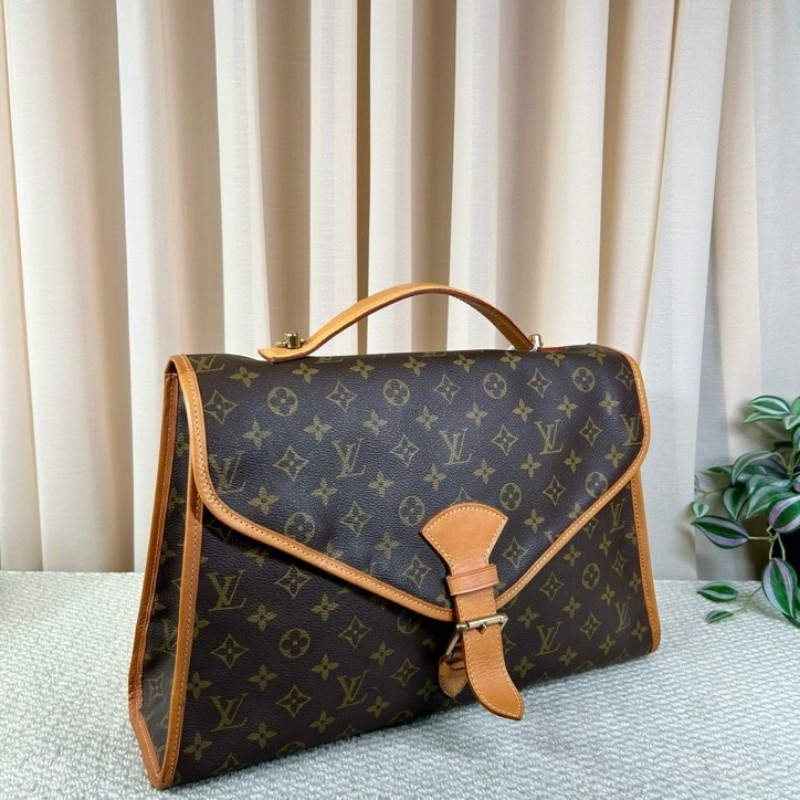 LV路易威登公文包郵差包 經典Monogram老花 棕色配色 皮質細膩 包型硬挺 容量大 日常通勤、出門都很實用。可手提可斜挎可單肩 百搭不挑人-2