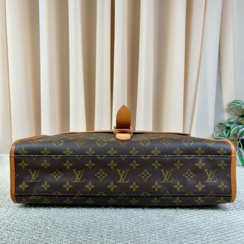 LV路易威登公文包郵差包 經典Monogram老花 棕色配色 皮質細膩 包型硬挺 容量大 日常通勤、出門都很實用。可手提可斜挎可單肩 百搭不挑人-4