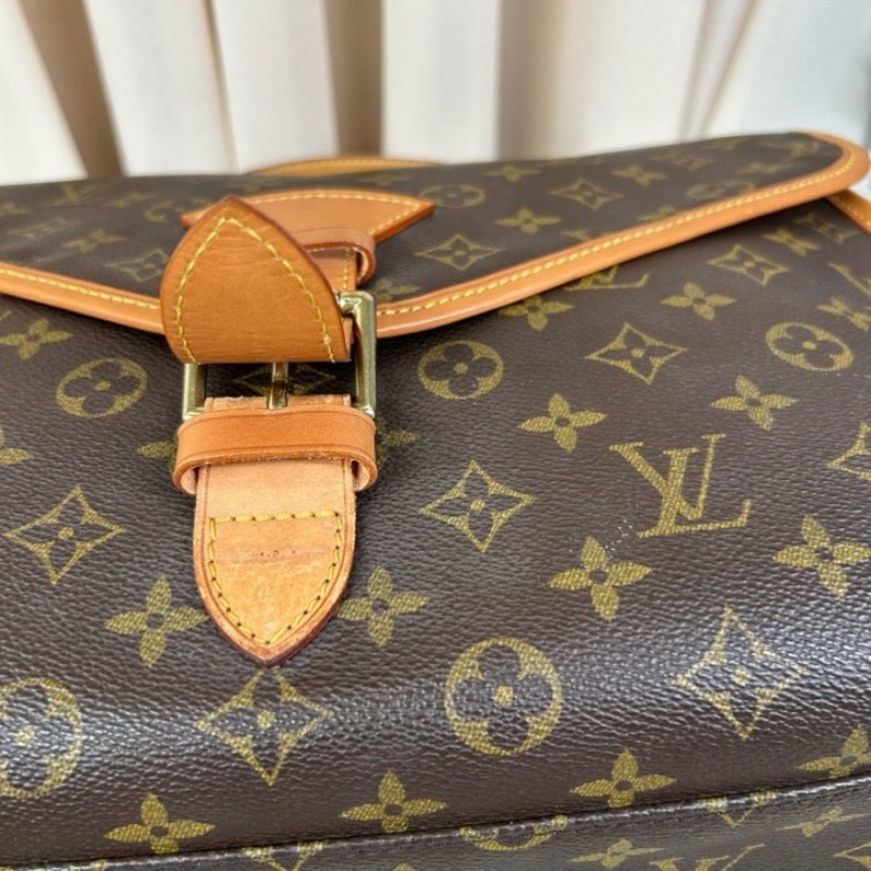 LV路易威登公文包郵差包 經典Monogram老花 棕色配色 皮質細膩 包型硬挺 容量大 日常通勤、出門都很實用。可手提可斜挎可單肩 百搭不挑人-9