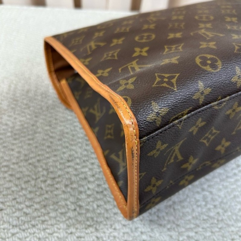 LV路易威登公文包郵差包 經典Monogram老花 棕色配色 皮質細膩 包型硬挺 容量大 日常通勤、出門都很實用。可手提可斜挎可單肩 百搭不挑人-16