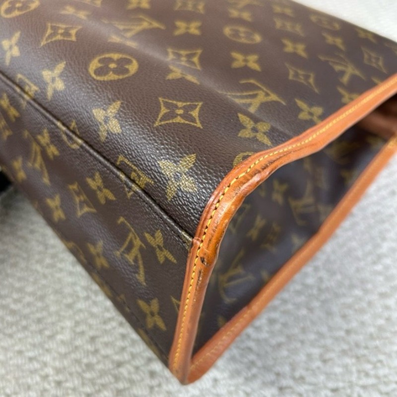 LV路易威登公文包郵差包 經典Monogram老花 棕色配色 皮質細膩 包型硬挺 容量大 日常通勤、出門都很實用。可手提可斜挎可單肩 百搭不挑人-17