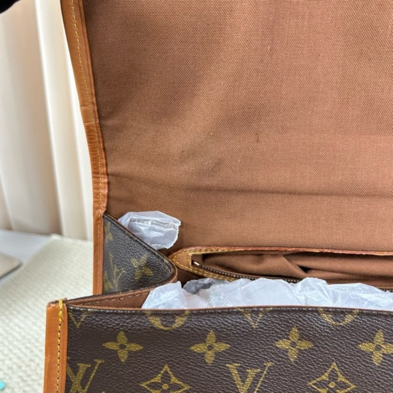 LV路易威登公文包郵差包 經典Monogram老花 棕色配色 皮質細膩 包型硬挺 容量大 日常通勤、出門都很實用。可手提可斜挎可單肩 百搭不挑人-23