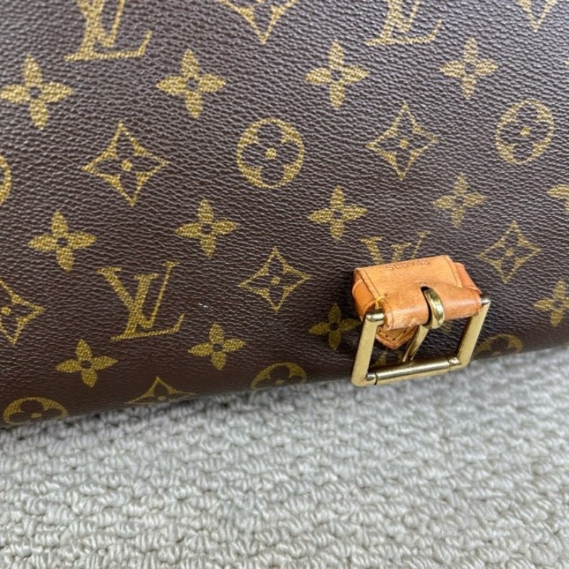 LV路易威登公文包郵差包 經典Monogram老花 棕色配色 皮質細膩 包型硬挺 容量大 日常通勤、出門都很實用。可手提可斜挎可單肩 百搭不挑人-26