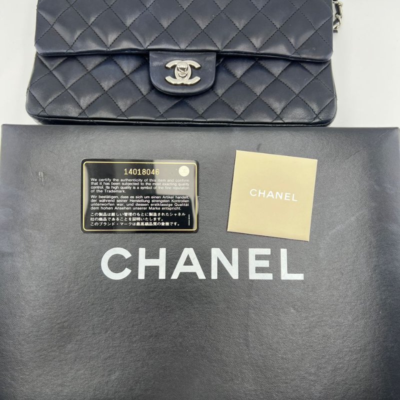 香奈兒 Classic Flap 系列中號口蓋包-1