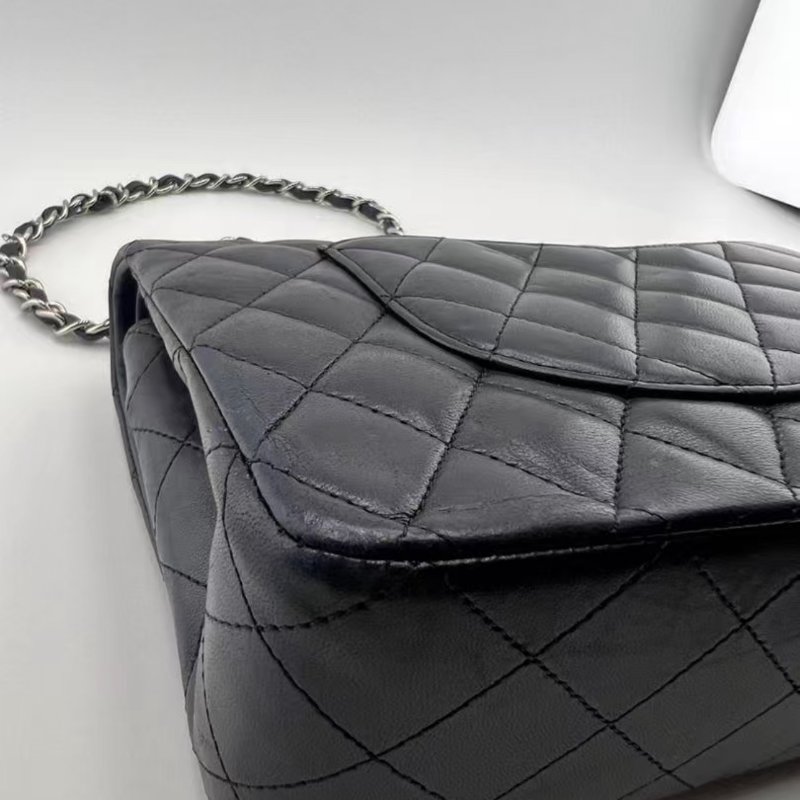 香奈兒 Classic Flap 系列中號口蓋包-9
