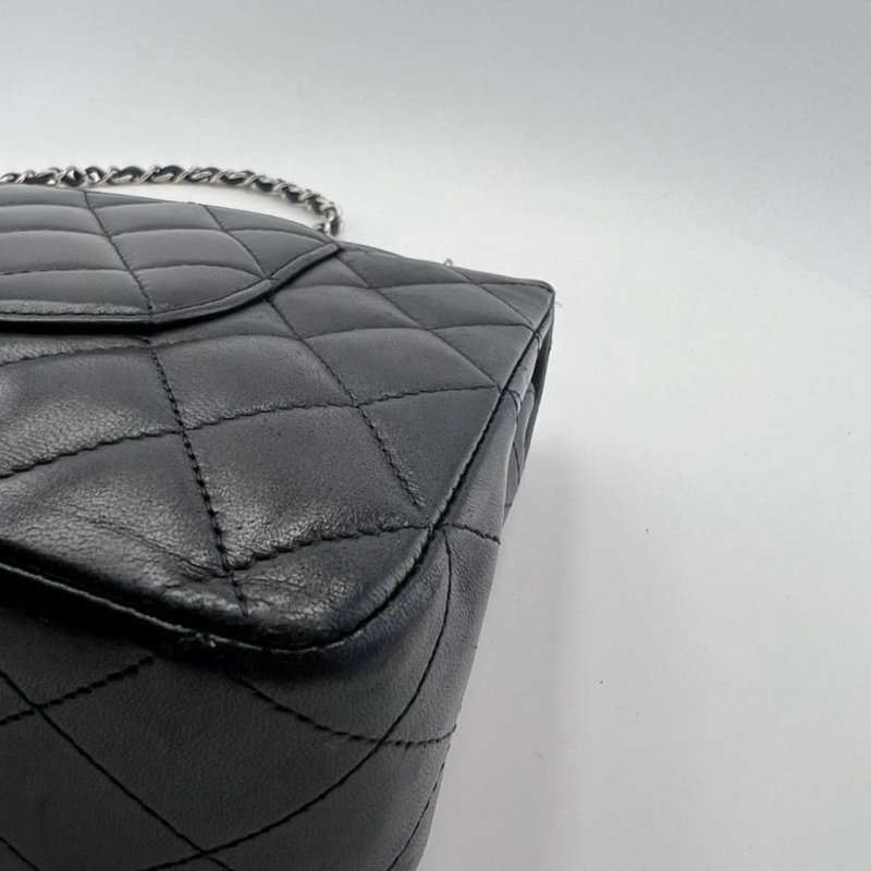 香奈兒 Classic Flap 系列中號口蓋包-10