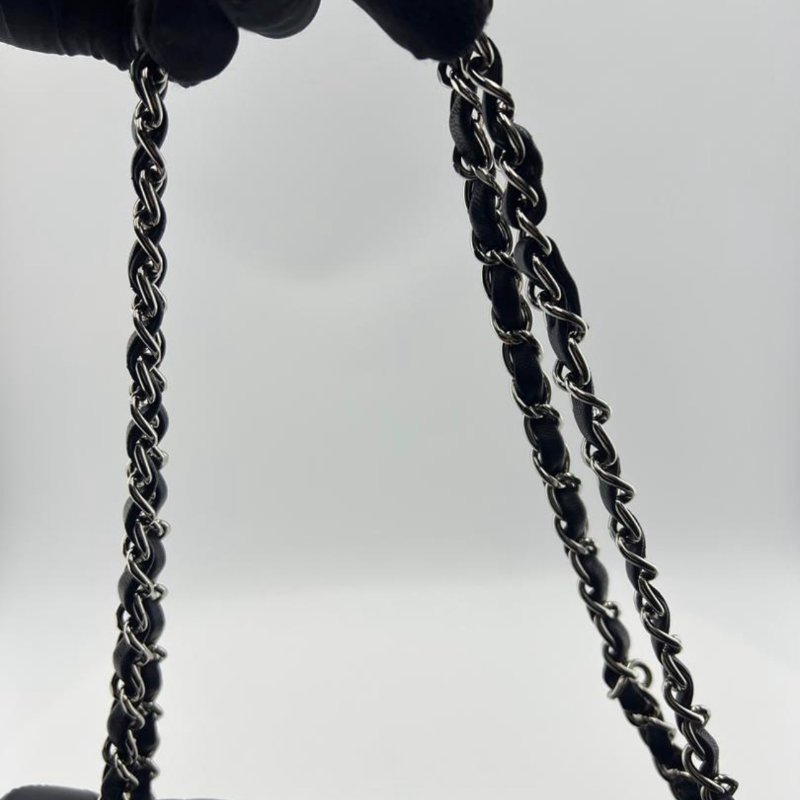 香奈兒 Classic Flap 系列中號口蓋包-13