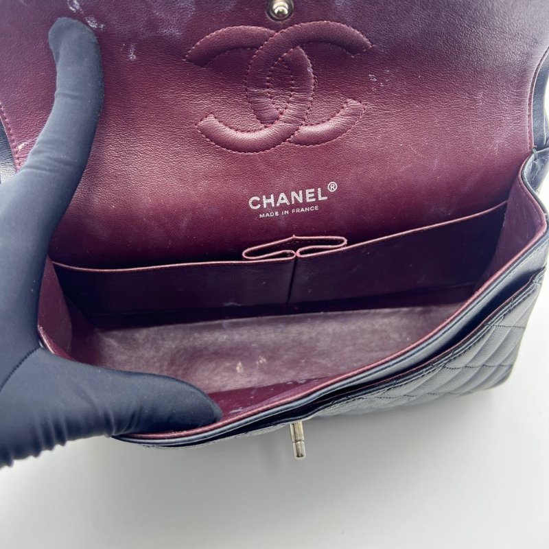 香奈兒 Classic Flap 系列中號口蓋包-16