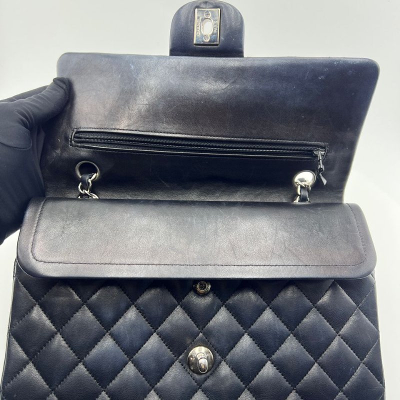 香奈兒 Classic Flap 系列中號口蓋包-17