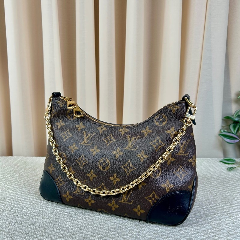 zzy hj ZZZ LV路易威登黑牛角 芯片款 經典老花 拼接黑色皮革 復古又時髦 配有兩根肩帶 背法多多 四季都能輕鬆搭配-7