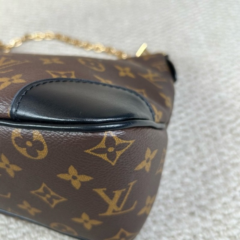 zzy hj ZZZ LV路易威登黑牛角 芯片款 經典老花 拼接黑色皮革 復古又時髦 配有兩根肩帶 背法多多 四季都能輕鬆搭配-13