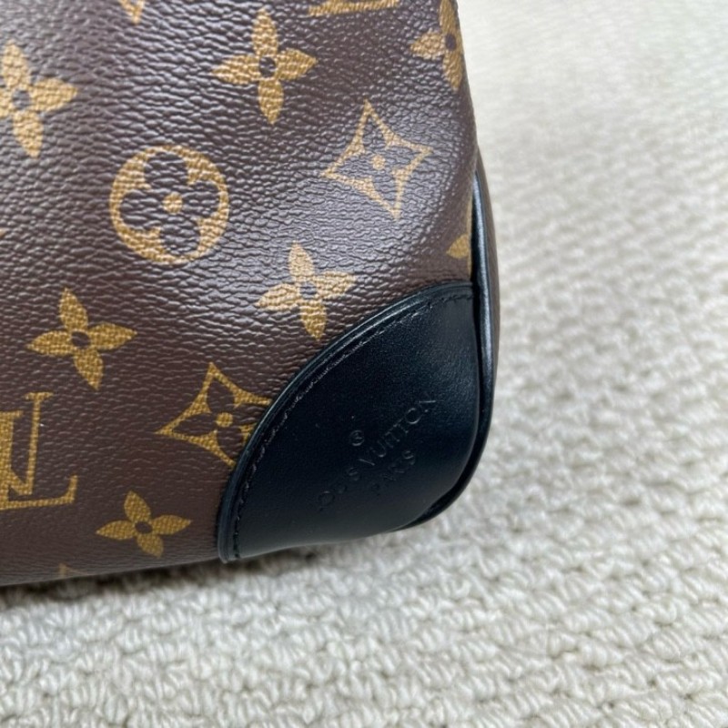 zzy hj ZZZ LV路易威登黑牛角 芯片款 經典老花 拼接黑色皮革 復古又時髦 配有兩根肩帶 背法多多 四季都能輕鬆搭配-17