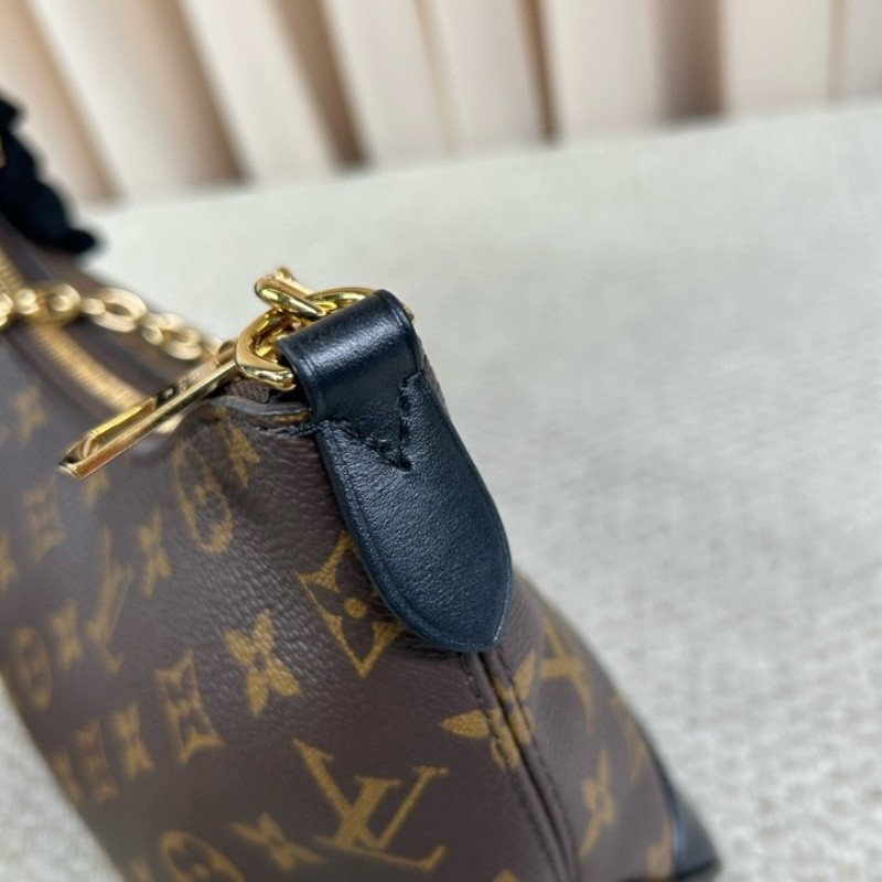 zzy hj ZZZ LV路易威登黑牛角 芯片款 經典老花 拼接黑色皮革 復古又時髦 配有兩根肩帶 背法多多 四季都能輕鬆搭配-22