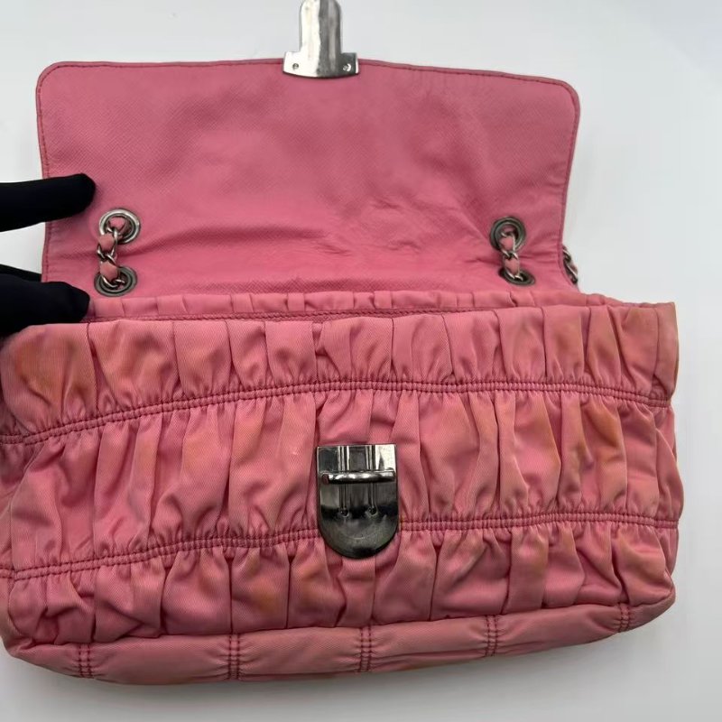 普拉達 Gaufre 系列褶皺尼龍單肩包-1