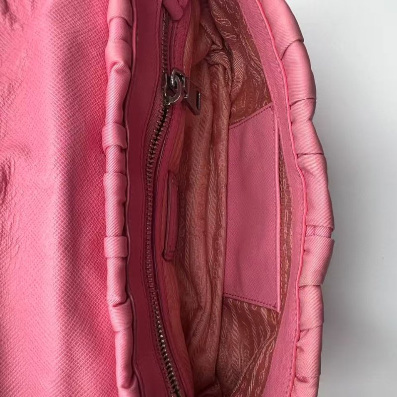 普拉達 Gaufre 系列褶皺尼龍單肩包-13