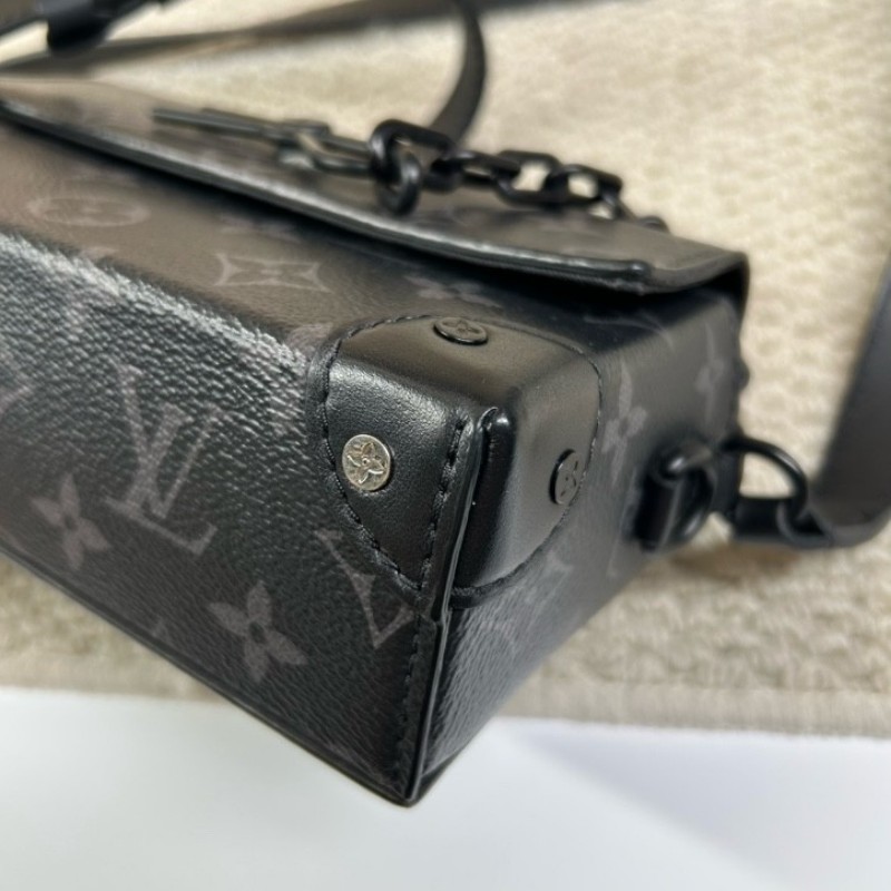 LV路易威登 Steamer黑武士曲別針迴形針郵差包盒子包 芯片款 黑色老花配黑色鏈條 翻蓋磁吸扣設計 可調節肩帶 單肩斜挎兩用-11