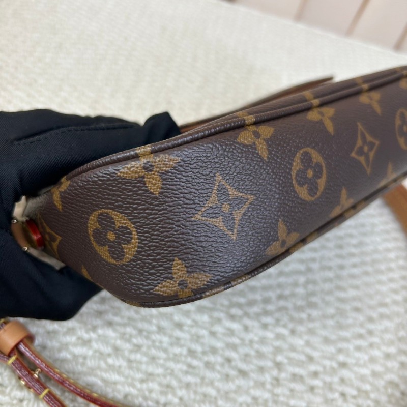 LVivy LV路易威登  經典老花印花鏈條塗層帆布法棍包腋下包手提單肩包 芯片款-11