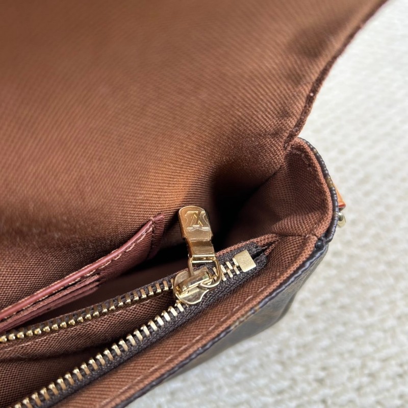 LVivy LV路易威登  經典老花印花鏈條塗層帆布法棍包腋下包手提單肩包 芯片款-23