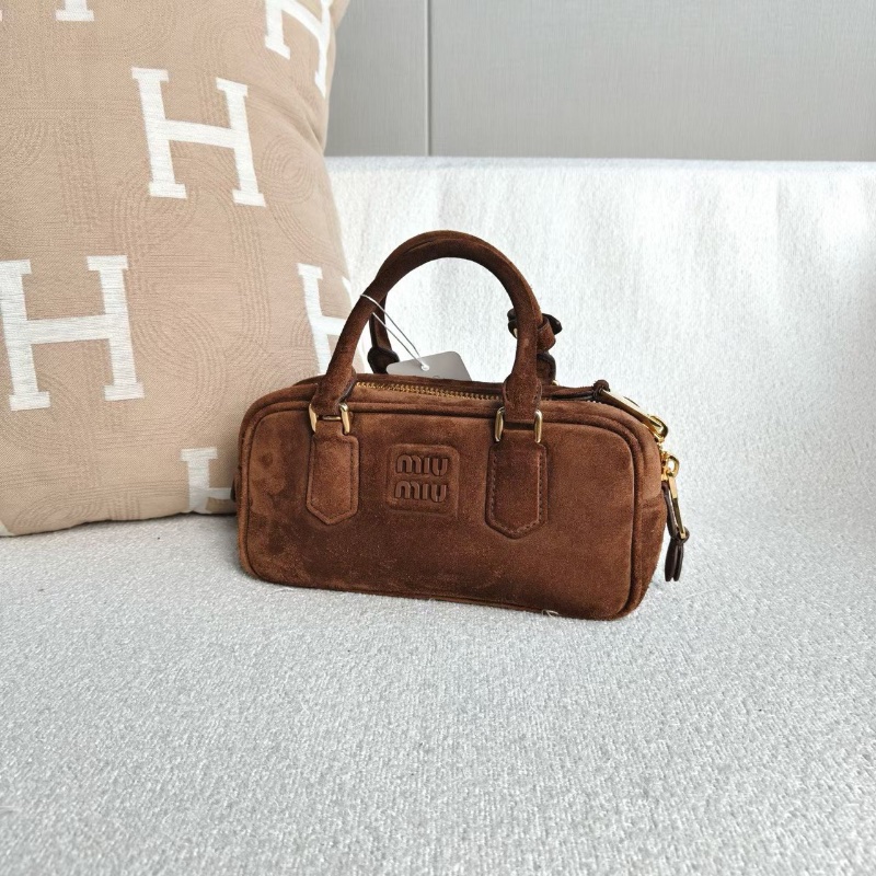MiuMiu Arcadie小號保齡球咖色金扣麂皮22*11*8  99新配件塵袋-5