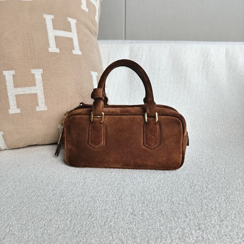 MiuMiu Arcadie小號保齡球咖色金扣麂皮22*11*8  99新配件塵袋-6