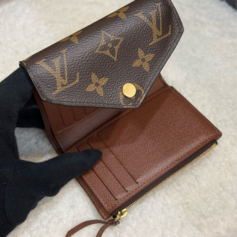 Lv Victorine 三折短夾-6