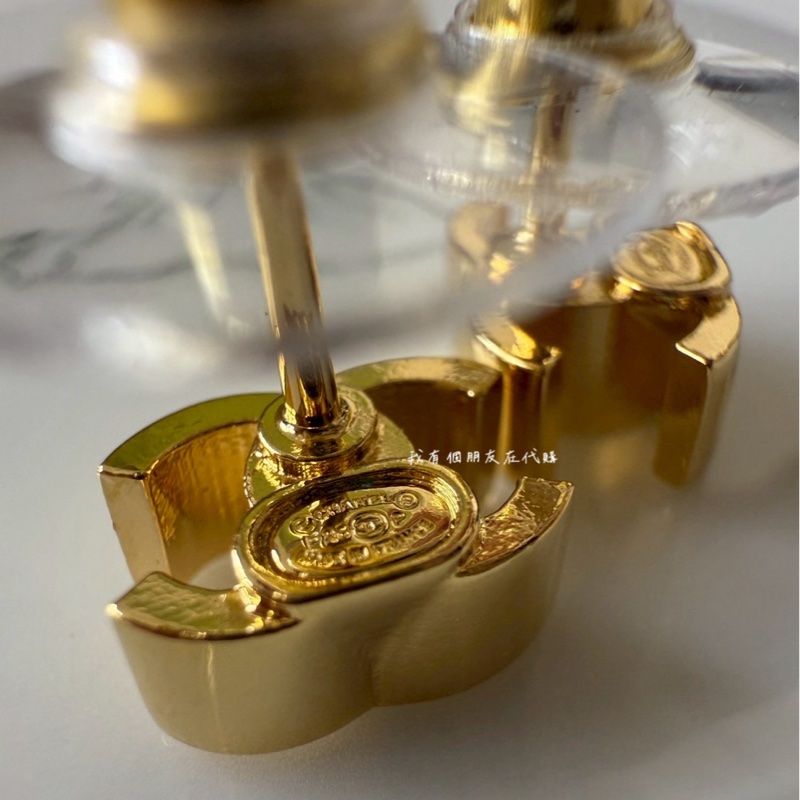 《我有個朋友在代購》香奈兒26P正金色迷你小耳環-4