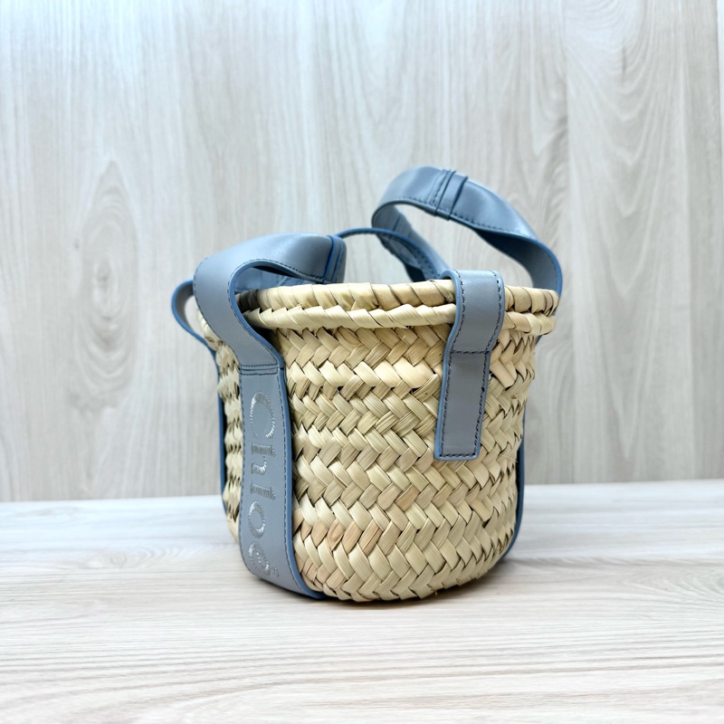 CHLOE灰藍色Sense字母刺繡小牛皮拼拉菲草編織包CHC23SS304J66-2