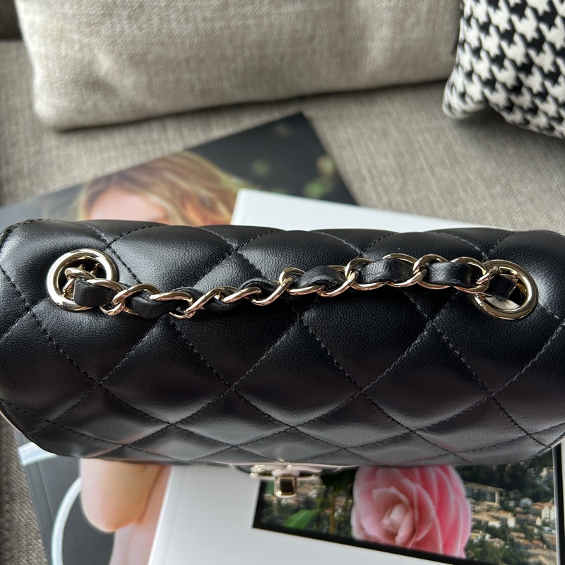 CHANEL 25P 限量熊貓方胖子-11