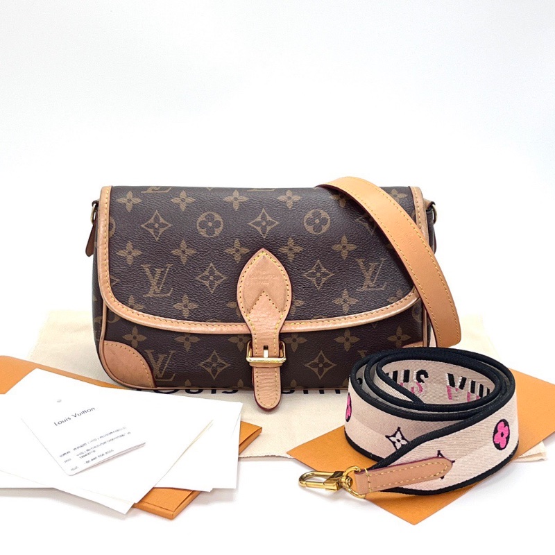 LV經典老花 Diane法棍芯片款25*15*9 98新配件塵袋購證-1