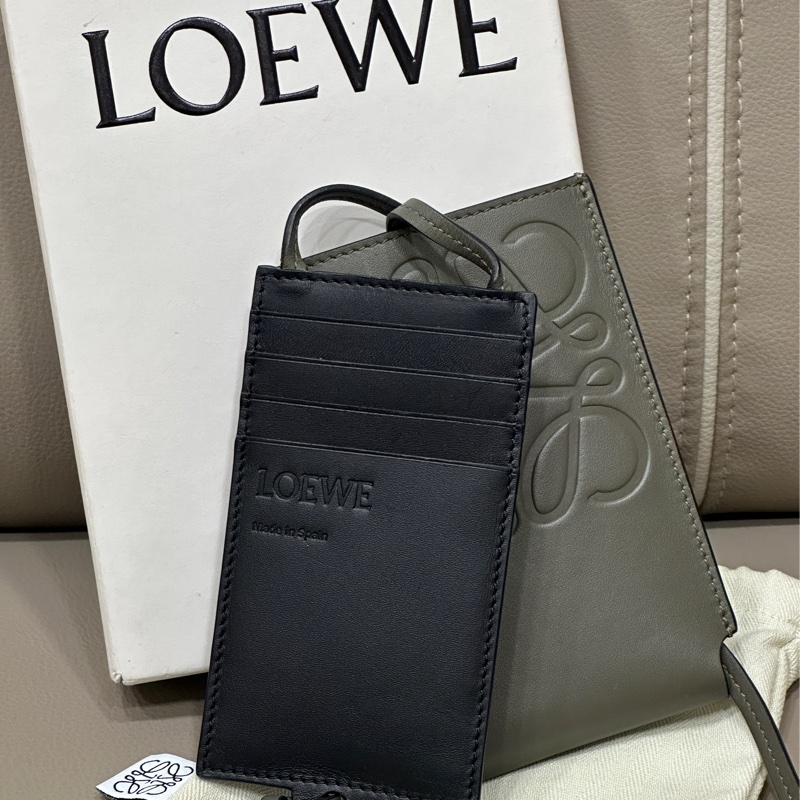 LOEWE 新款識別證卡包-3