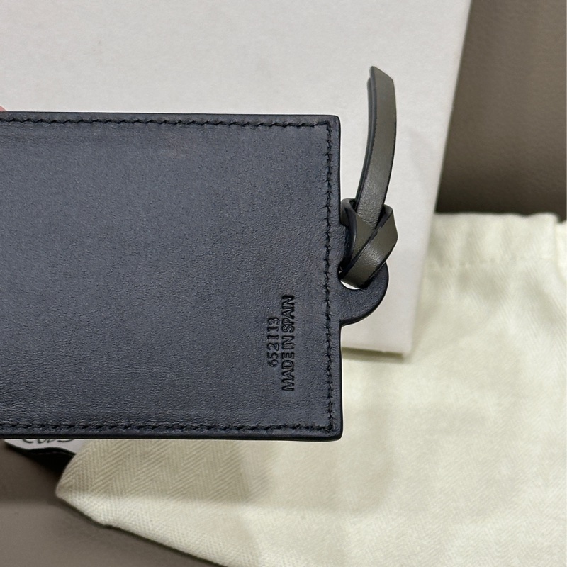 LOEWE 新款識別證卡包-6
