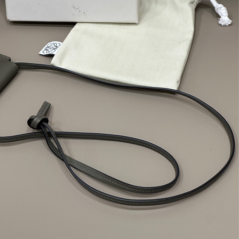 LOEWE 新款識別證卡包-7