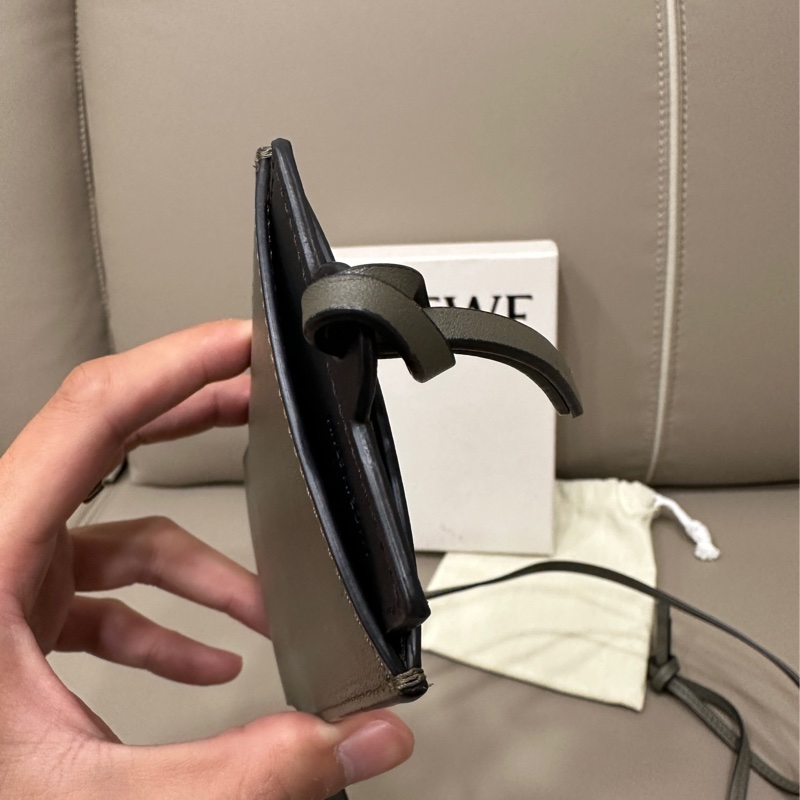 LOEWE 新款識別證卡包-8