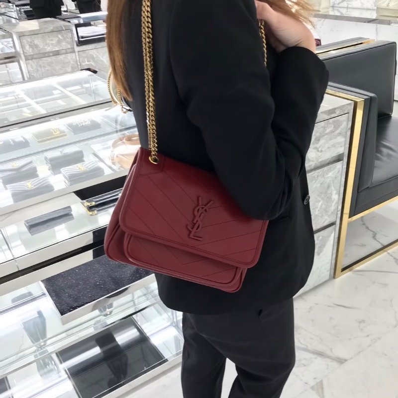 YSL酒紅色金扣新款 D扣niki小號肩背斜背包22*17*8 99新配件塵袋購證-0