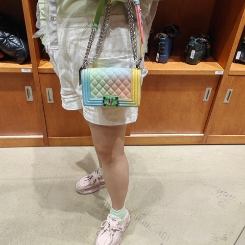 CHANEL Leboy漸變彩虹菱格紋牛皮銀扣肩背斜背包1eboy25*16*8.5 98新配件塵袋