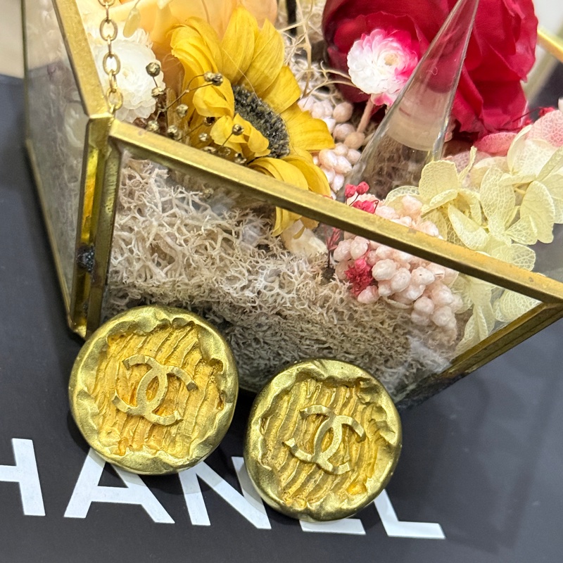 買耳環送項鍊🌙黃金持續漲📈非常值得買的香奈兒精緻工藝 1993年24k金 熔岩工藝系列-26