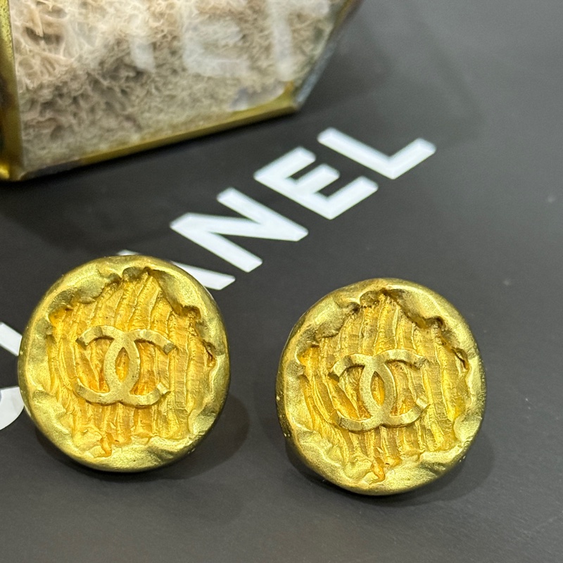 買耳環送項鍊🌙黃金持續漲📈非常值得買的香奈兒精緻工藝 1993年24k金 熔岩工藝系列-29