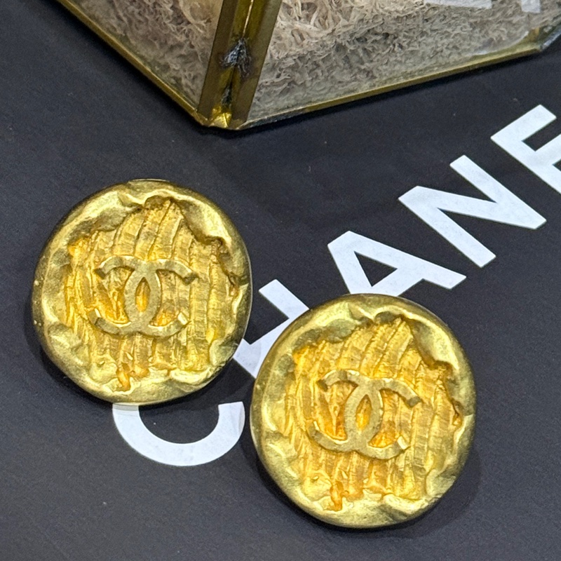 買耳環送項鍊🌙黃金持續漲📈非常值得買的香奈兒精緻工藝 1993年24k金 熔岩工藝系列-31