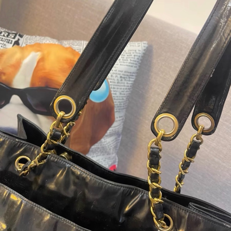 Chanel黑色漆皮托特包-4