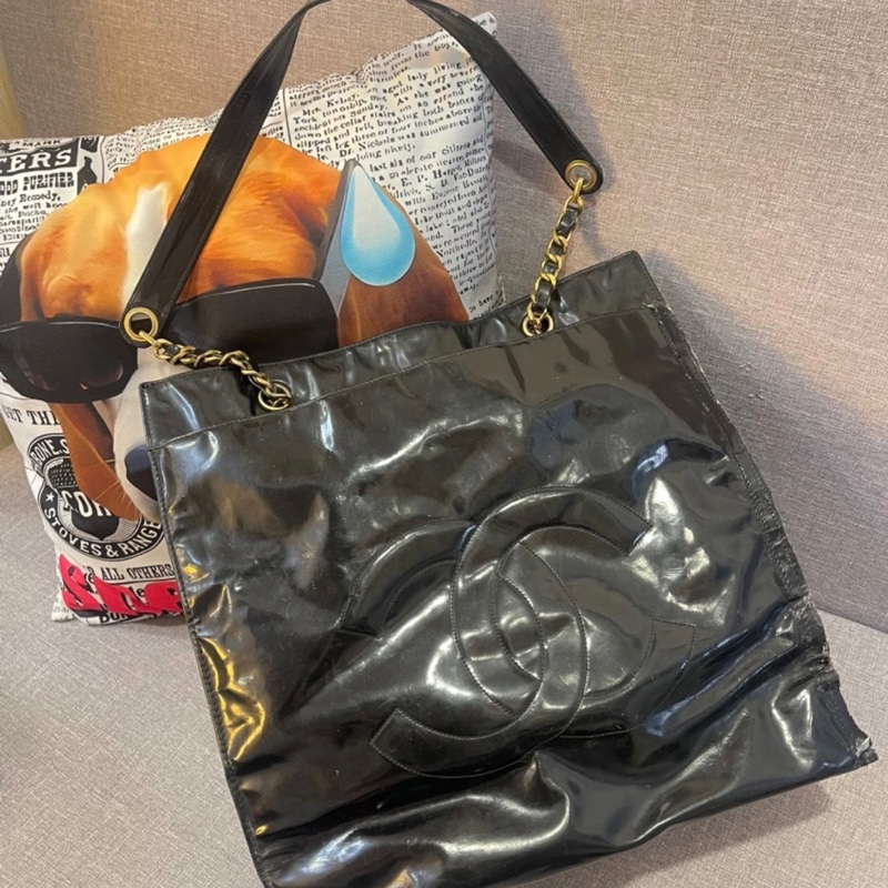 Chanel黑色漆皮托特包-7