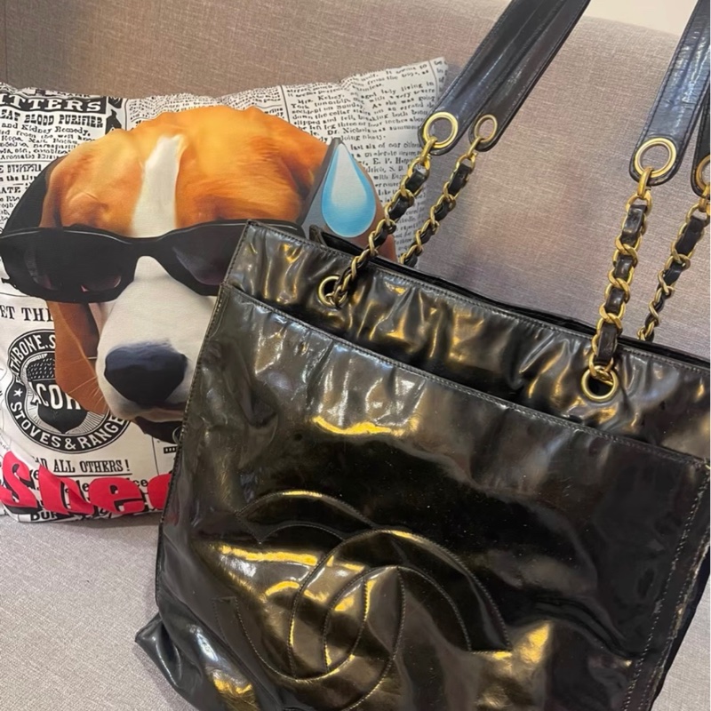 Chanel黑色漆皮托特包-9