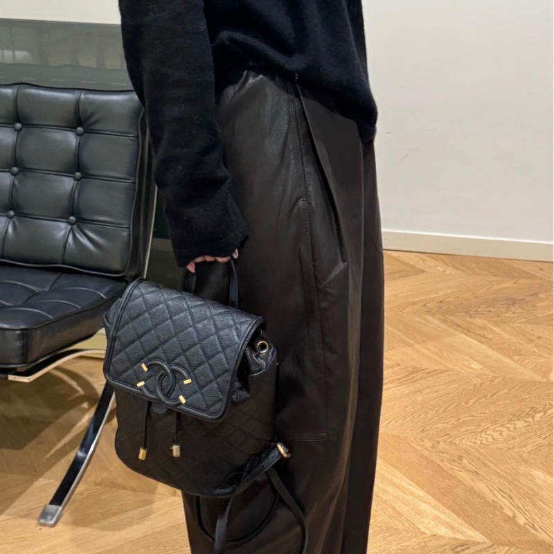 ✨Chanel 98新 雙C Vanity case 黑金後背包🖤-2