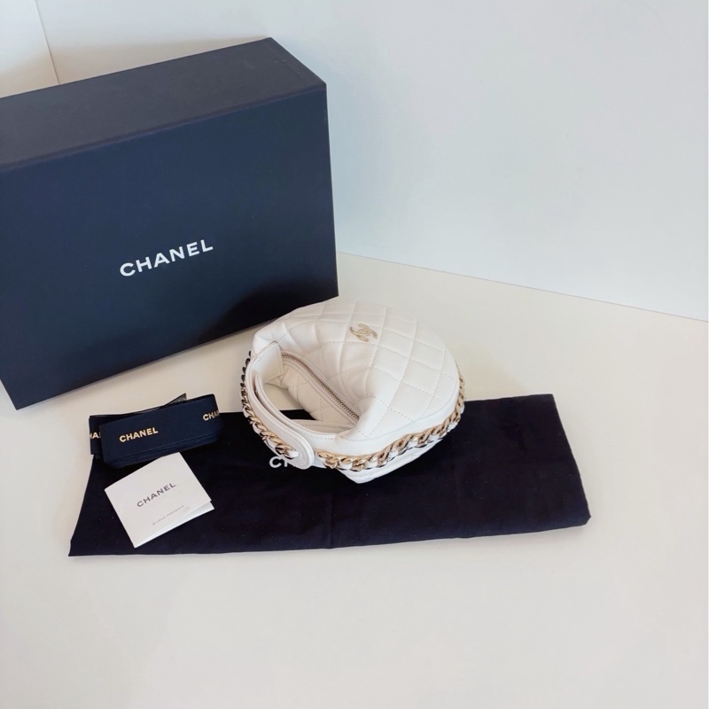 ✨Chanel 99新閒置帶膜23B Pouch月牙包🤍-7