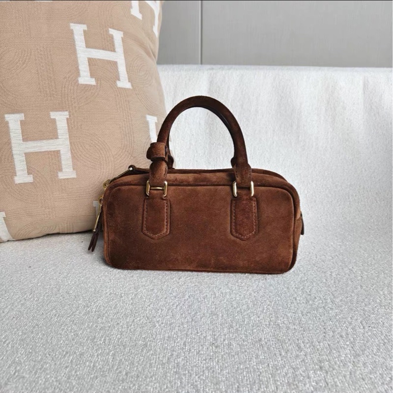 秋冬高級氛圍感❄️MiuMiu繆繆Arcadie小號棕色麂皮保齡球包手提包單肩斜挎包-16