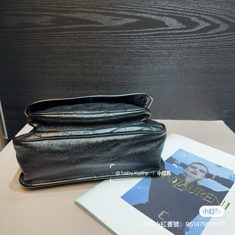 YSL 黑復古牛皮黑釦Niki 中型肩背斜背包-4
