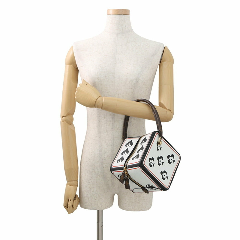 Louis Vuitton Monogram Game On Square Bag M57478,一款兩用肩包。-3